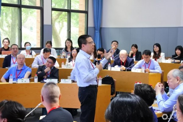 股票配资社区 AI像“渣男” 谁学唐僧？福耀科技大学常务副校长徐飞：第四代大学呼之欲出